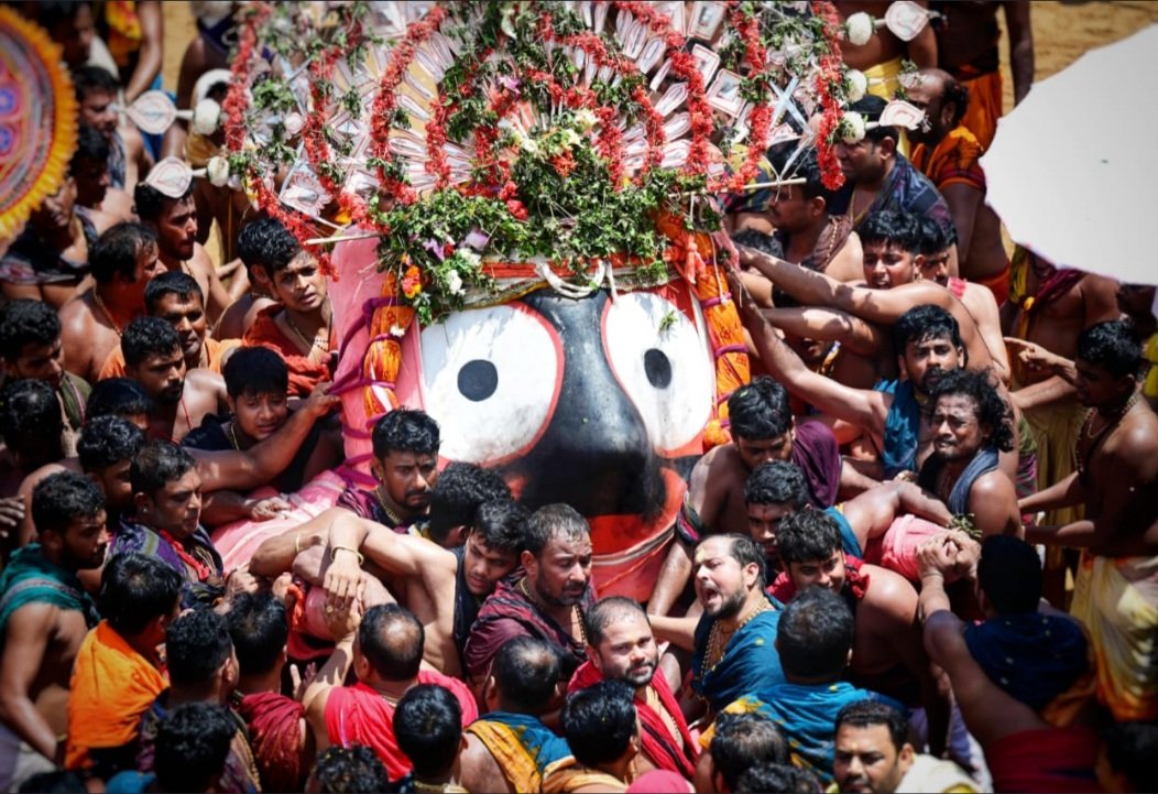 ରଥାରୁଢ ହେଲେ ଚତୁର୍ଦ୍ଧାମୂର୍ତ୍ତି