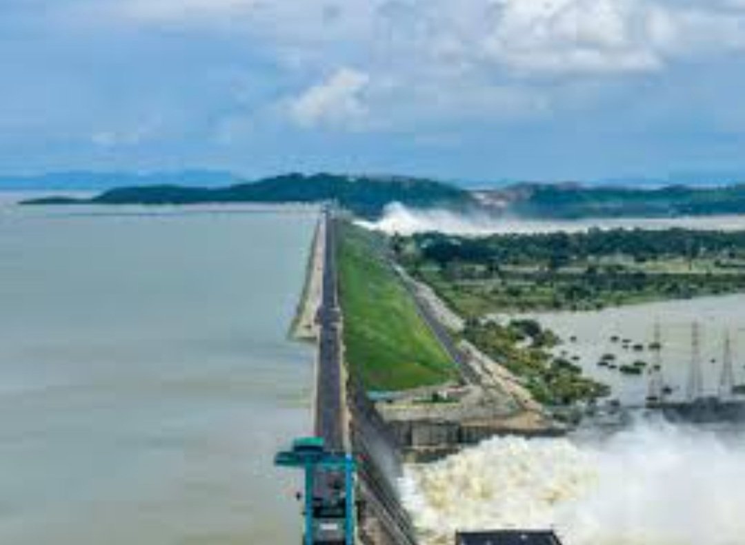 ଉପରମୁଣ୍ଡରେ ପ୍ରବଳ ବର୍ଷା: ବୃଦ୍ଧି ପାଉଛି ହୀରାକୁଦରେ  ଜଳସ୍ତର