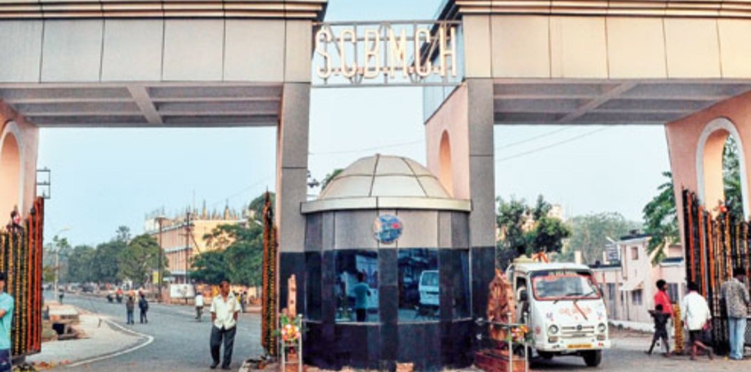 କଟକ ଶ୍ରୀରାମଚନ୍ଦ୍ର ଭଞ୍ଜ ମେଡିକାଲ କଲେଜ ଓ ହସ୍ପିଟାଲର ନବୀକରଣ କାମ ସମୀକ୍ଷା କଲେ 5T ସଚିବ
