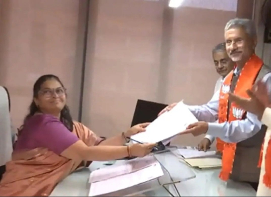 ରାଜ୍ୟସଭା ନିର୍ବାଚନ:ଗୁଜରାଟରୁ ନାମାଙ୍କନ ପତ୍ର ଦାଖଲ କଲେ ଏସ୍‌. ଜୟଶଙ୍କର