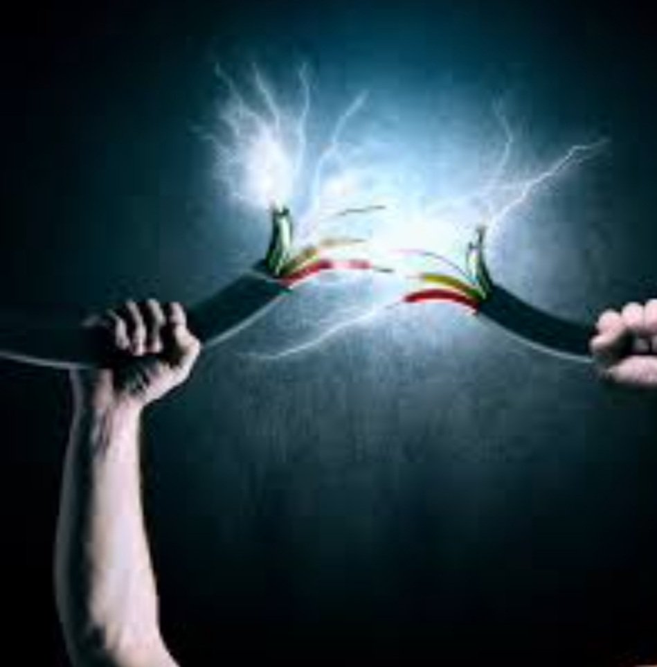 ବିଦ୍ୟୁତ ତାର ସଂସ୍ପର୍ଶରେ ଆସି ଚାଲିଗଲା ଲାଇନମ୍ୟାନଙ୍କ ଜୀବନ