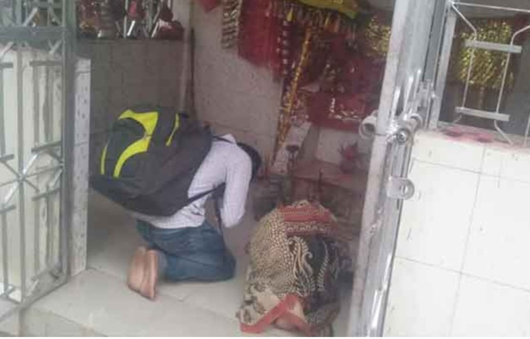 ୧୧ ବର୍ଷ ସାନ ଯୁବକଙ୍କୁ ବାହା ହେଲେ ମହିଳା