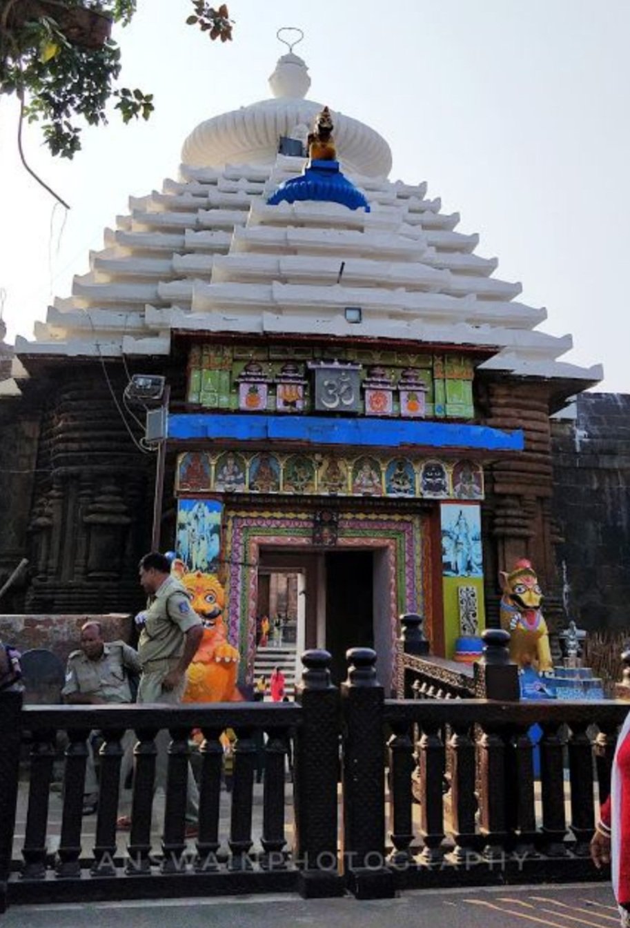 ପଇତା ଲାଗି ନୀତି ବିବାଦ ହୋଇପାରୁନି ସମାଧାନ, ବନ୍ଦ ରହିଛି ଲିଙ୍ଗରାଜଙ୍କ ନୀତିକାନ୍ତି