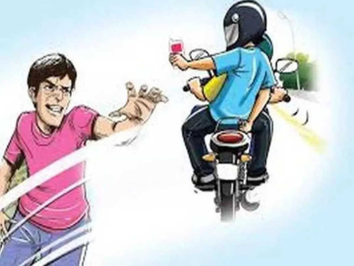 ନିଶା ଦେଇ ଛାତ୍ରଙ୍କଠାରୁ ଲୁଟିନେଲେ ଟଙ୍କା ଓ ମୋବାଇଲ