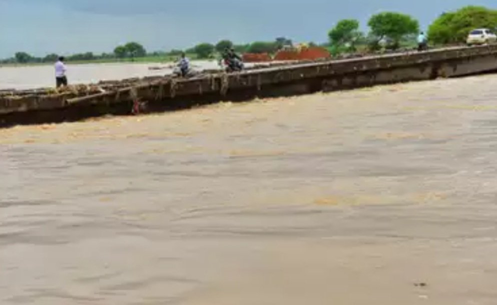 ଲଗାଣ ବର୍ଷା, ବିପଦ ସଂକେତ ଉପରେ ଜଳକା ନଦୀ
