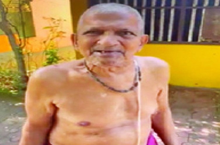 ବୃଦ୍ଧଙ୍କର ଅଛି ୧୦୦ କୋଟି ଟଙ୍କାର ସମ୍ପତ୍ତି,  ସାଧାରଣ ଲୋକ ଭଳି ବିତାଉଛନ୍ତି ଜୀବନ 