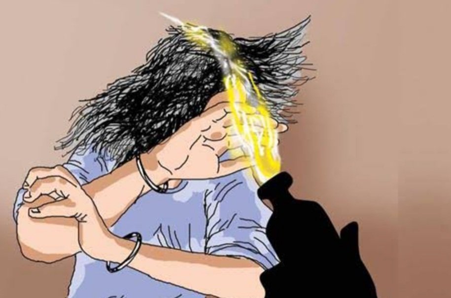 ଜମିବାଡି ବିବାଦ: ଏସିଡ୍‌‌ ମାଡରେ ବାପାପୁଅ ଗୁରୁତର 