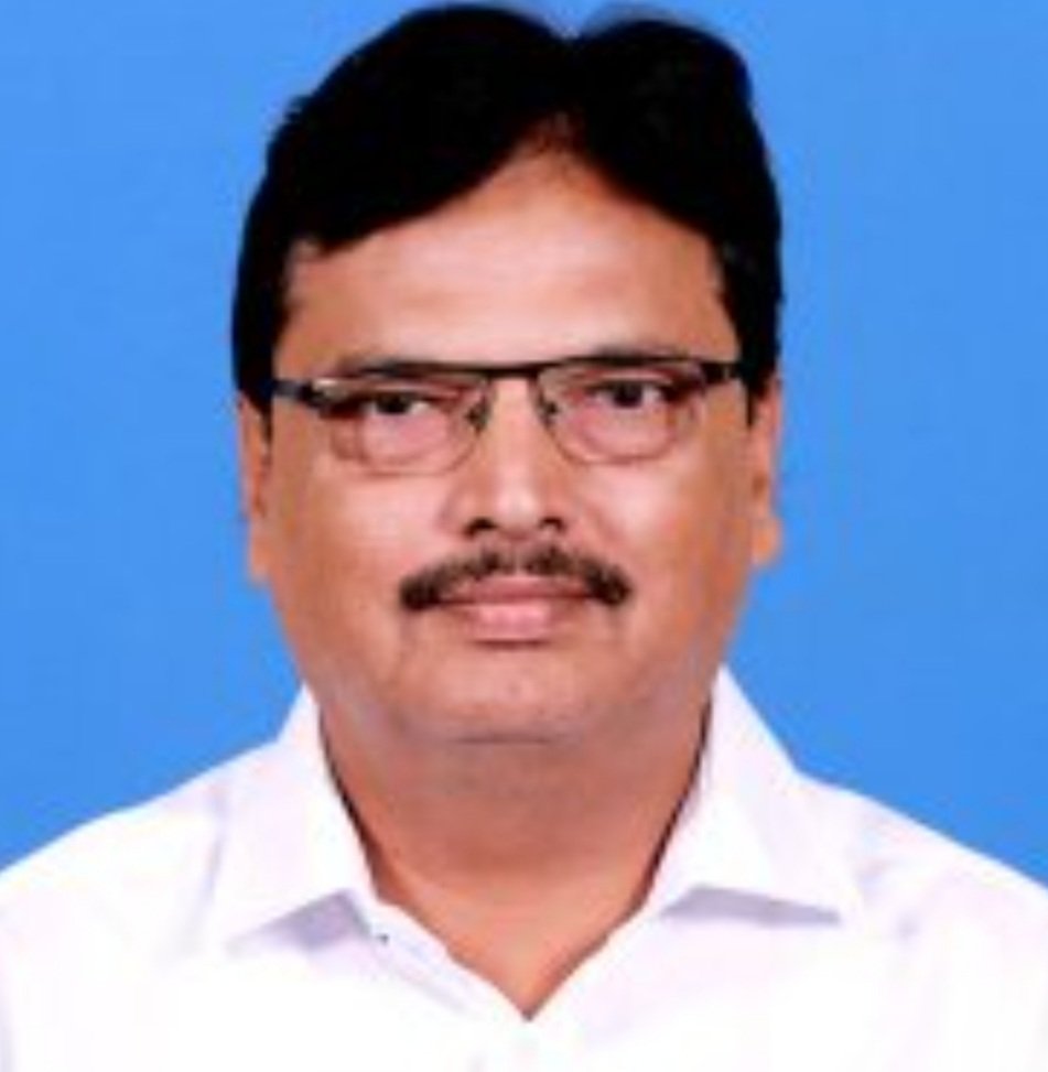 ନିରଞ୍ଜନ ପୂଜାରୀଙ୍କ ଘର ଉପରକୁ ଟମାଟୋ ମାଡ଼