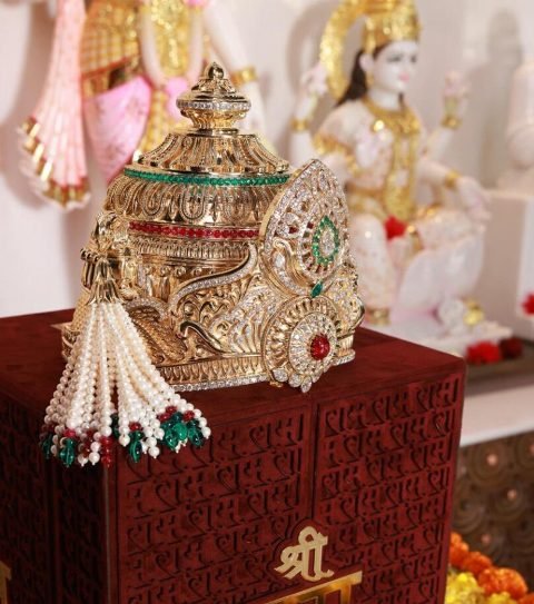ରାମଲଲାଙ୍କୁ ୧୧ କୋଟିର ମୁକୁଟ ଦେଲେ ହୀରା ବ୍ୟବସାୟୀ