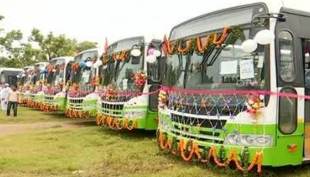୫ଟି ଜିଲ୍ଲାରେ ଲକ୍ଷ୍ମୀ ବସ ସେବାକୁ ଶୁଭାରମ୍ଭ କଲେ ମୁଖ୍ୟମନ୍ତ୍ରୀ
