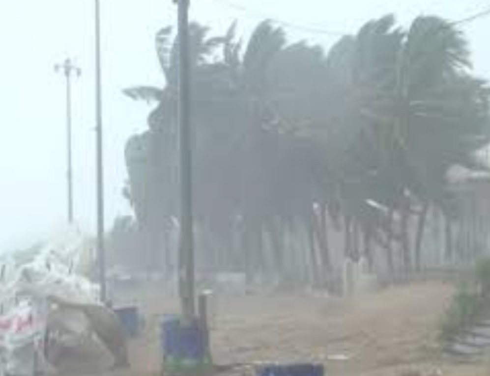  ୨ ଦିନ ହେବ ପ୍ରବଳ ଝଡ଼ ବର୍ଷା 