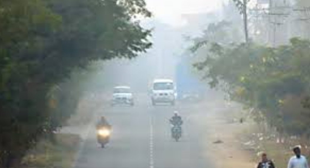 ପୁରୁଣା କଟକ-ସମ୍ବଲପୁର ରାସ୍ତାରେ ପ୍ରବଳ ଧୂଳି, ପଥଚାରୀ ଅଣନିଃଶ୍ୱାସୀ