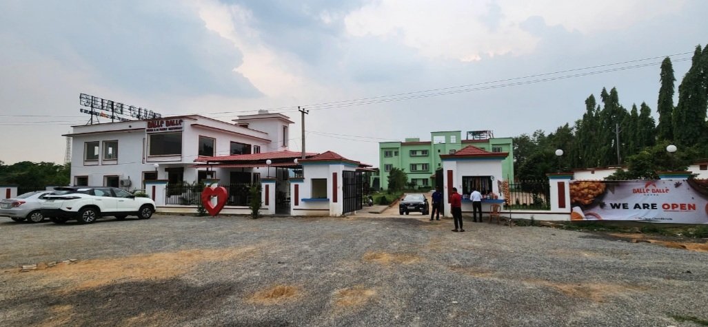 ବଲ୍ଲେ ବଲ୍ଲେ ଢ଼ାବା ହେଉଛି ଖାଲି 