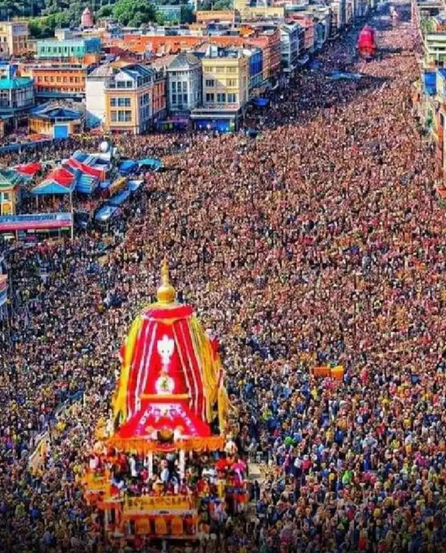 ଗୁଣ୍ଡିଚା ମନ୍ଦିର ଅଭିମୁଖେ ଗଡ଼ି ଚାଲିଛି ରଥ
