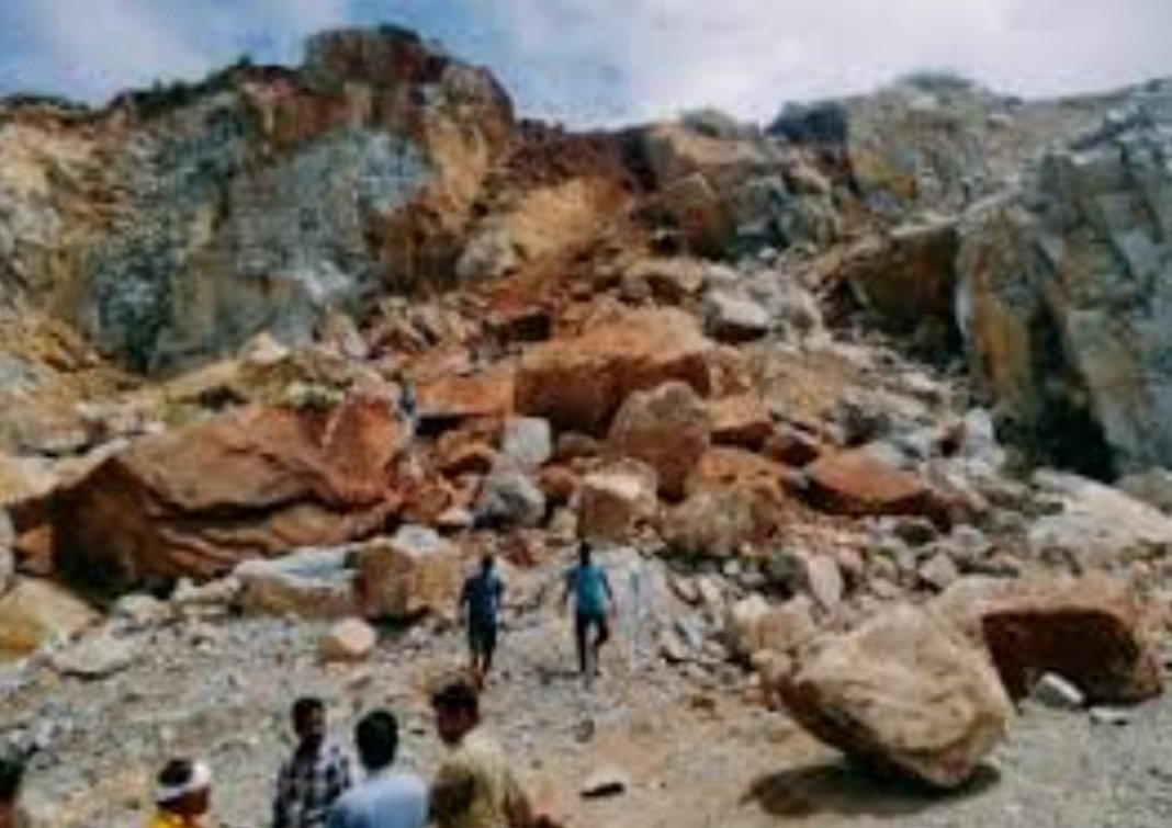 ଧର୍ମଶାଳାରେ ବିଭିନ୍ନ ଖଣିଖାଦାନରେ ରେଡ