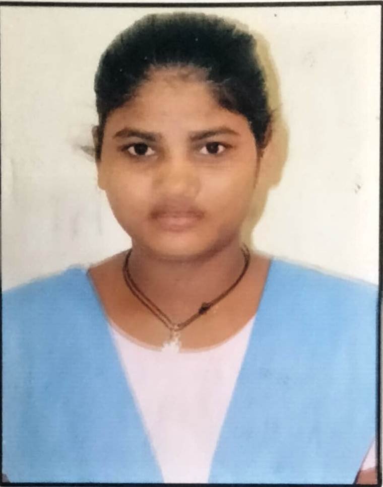 କିସ୍‍ରୁ ମାଟ୍ରିକ୍‍ ପାଶ୍‍ କଲେ ଦାନ ମାଝୀଙ୍କ ଝିଅ