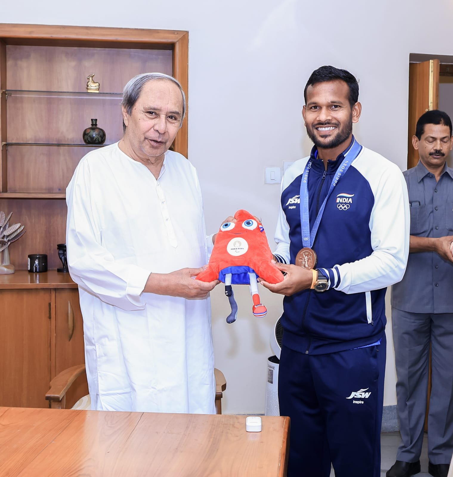 ନବୀନ ନିବାସ ରେ ହକି ତାରକା ଅମିତ ଙ୍କୁ ସମ୍ବର୍ଦ୍ଧିତ କଲେ  ନବୀନ ପଟ୍ଟନାୟକ