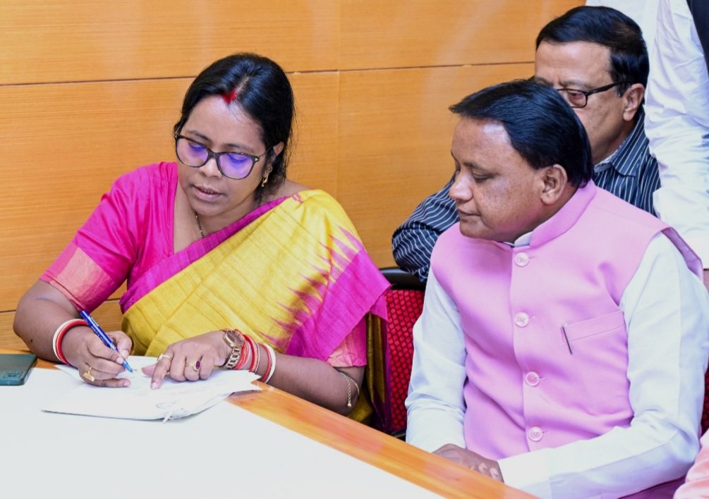 ରାଜ୍ୟସଭା ପ୍ରାର୍ଥୀଭାବେ ନାମାଙ୍କନ ଭରିଲେ ମମତା ମହାନ୍ତ