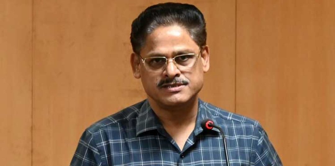 ଅରୁଣ ଷଡ଼ଙ୍ଗୀଙ୍କୁ ସରକାରୀ ଚାକିରିରୁ ସ୍ୱେଚ୍ଛାକୃତ ଅବସର ନେବା ପାଇଁ ଅନୁମତି ଦେଲେ ରାଜ୍ୟ ସରକାର