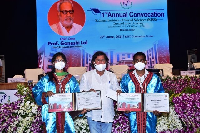 କିସ୍‍ ବିଶ୍ୱବିଦ୍ୟାଳୟର ପ୍ରଥମ ସମାବର୍ତ୍ତନ