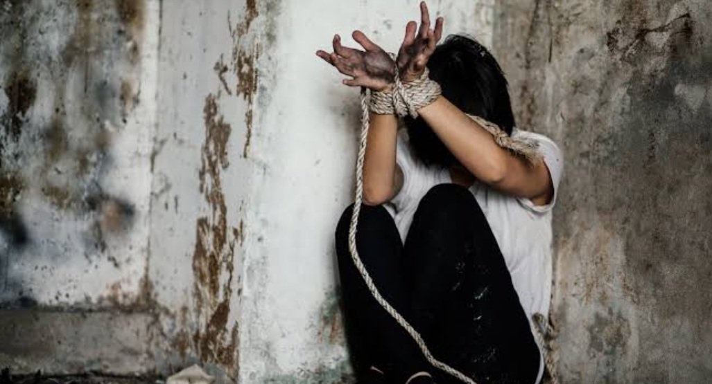 ବିଦ୍ୟାଳୟରେ ଛାତ୍ରଙ୍କୁ ନିର୍ଯାତନା 