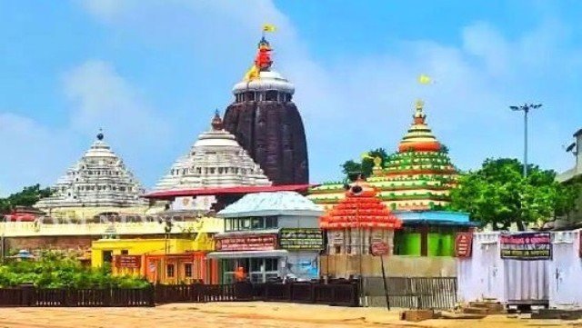 ଶ୍ରୀମନ୍ଦିରରେ ମଧ୍ୟାହ୍ନ ଧୂପନୀତି ବେଳେ ହୃଦ୍‌ଘାତରେ ଟଳି ପଡ଼ିଲେ ସେବକ