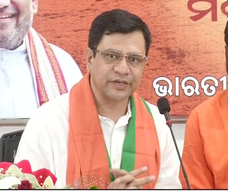 ମୋଦୀଙ୍କ ଘରେ ପହଞ୍ଚିଲେ ବୈଷ୍ଣବ