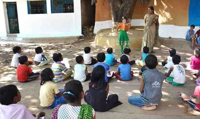 ଯେଉଁଠି ଇଣ୍ଟରନେଟ୍ ଅପହଞ୍ଚ, ସେଠି ପାଠ ପଢାଇବେ ଇଣ୍ଟର୍ନସିପ୍ ଶିକ୍ଷକ 