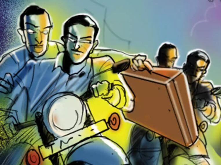 ବାଇକ ଆରୋହୀଙ୍କୁ ହାଣି ଟଙ୍କା ଲୁଟ୍