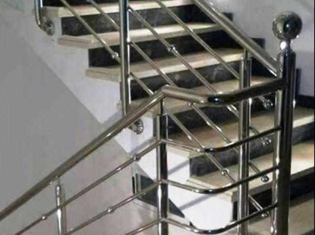 ସିଡି ରେଲିଂରେ ବେକ ପଶି ନାବାଳିକା ମୃତ