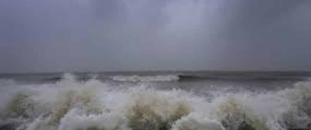 ଶକ୍ତି: ଗୁଜରାଟ ଉପକୂଳ ଛୁଇଁପାରେ ସମ୍ଭାବ୍ୟ ବାତ୍ୟା