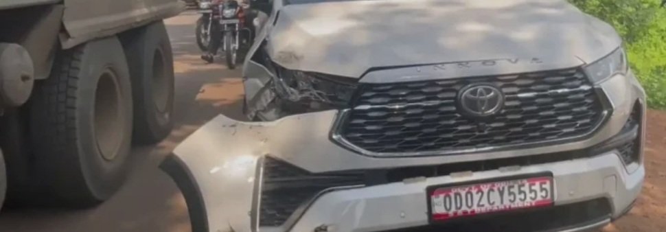ଯୋଗାଣ ମନ୍ତ୍ରୀଙ୍କ ଗାଡିକୁ ଧକ୍କା ଦେଲା ଟ୍ରକ