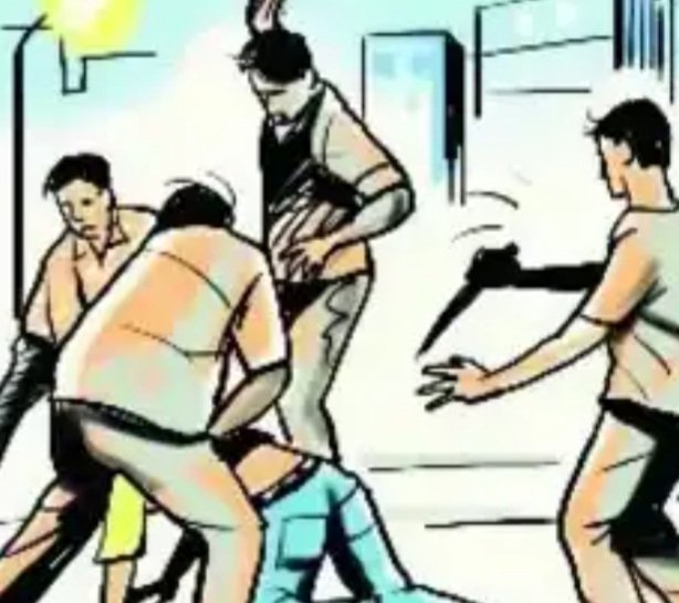 ଦୁଇ କର୍ମଚାରୀଙ୍କୁ ଲହୁଲୁହାଣ କରି ଟଙ୍କା ବ୍ୟାଗ ଛଡ଼ାଇ ନେଲେ ଦୁର୍ବୃତ୍ତ 