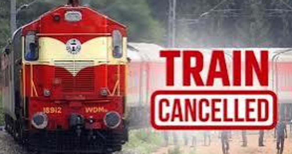 ଲଗାତାର ବର୍ଷା ଯୋଗୁଁ ଭୂସ୍ଖଳନ: ଏହି ଏକ୍ସପ୍ରେସକୁ ଆଂଶିକ ବାତିଲ 