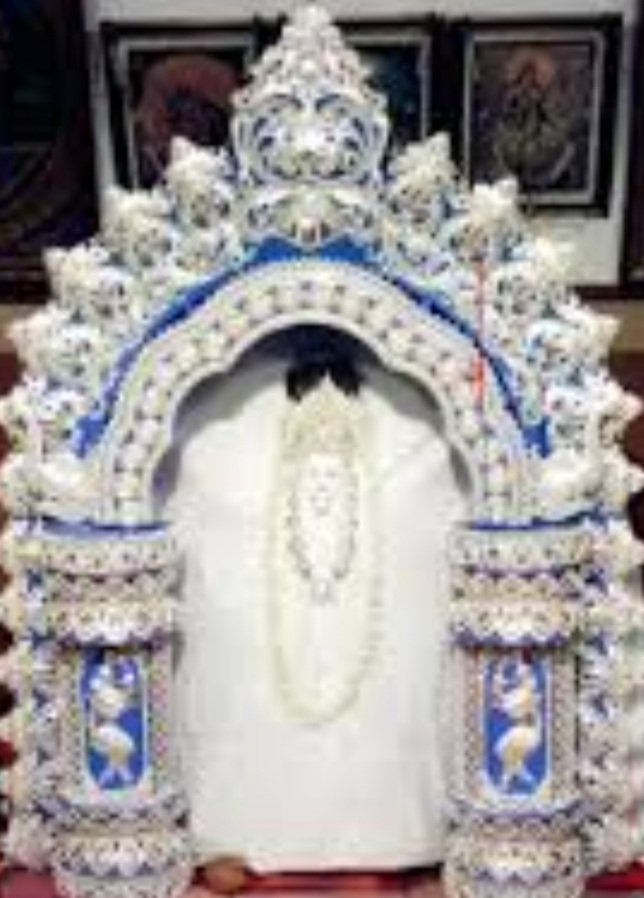 ଧବଳମୁଖୀ ରୂପରେ ଭକ୍ତଙ୍କୁ ଦର୍ଶନ ଦେଲେ ମା ସମଲେଶ୍ୱରୀ