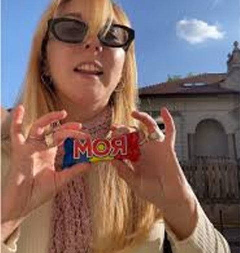 କେବଳ ଚକ୍‌ଲେଟ୍ ପାଇଁ ଲଣ୍ଡନରୁ ଆସିଲେ ରୋମାନିଆ