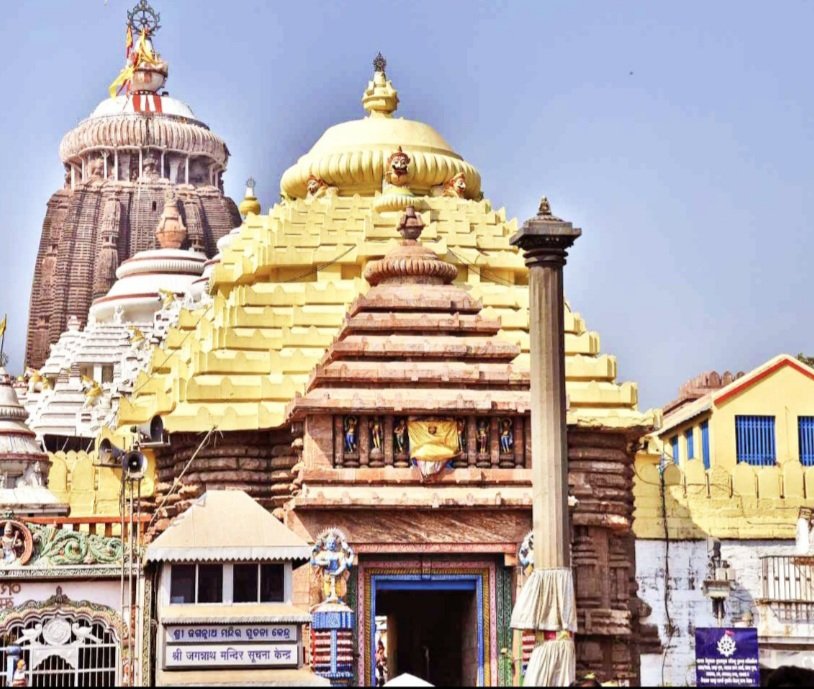 ଆମ୍ବୁଲାନ୍ସରେ ଆସିଲେ, ଷ୍ଟ୍ରେଚରରେ ଯାଇ ପତିତପାବନଙ୍କୁ ଦର୍ଶନ କଲେ ରୋଗୀ 