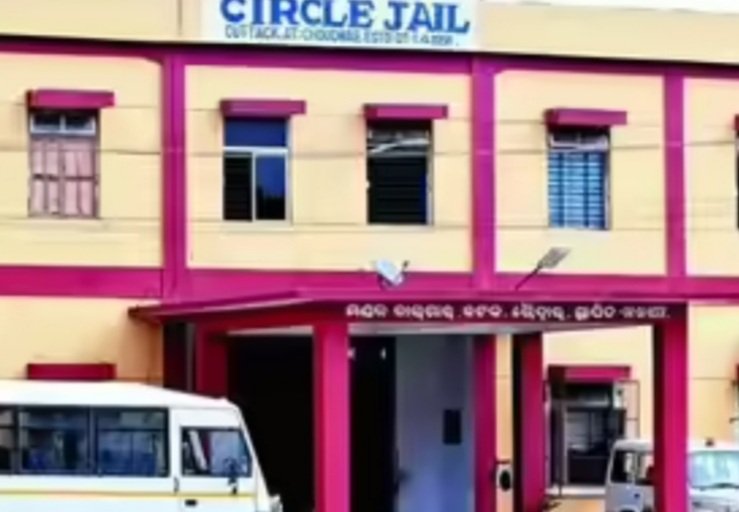 ସେଲ ରଡ୍ କାଟି ଖସି ପଳାଇବା ଯୋଜନା ପଣ୍ଡ