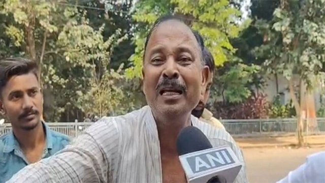 ଟିକେଟ ନପାଇବା‌ରୁ କାନ୍ଦି କାନ୍ଦି ଗଡ଼ିଲେ ନେତା