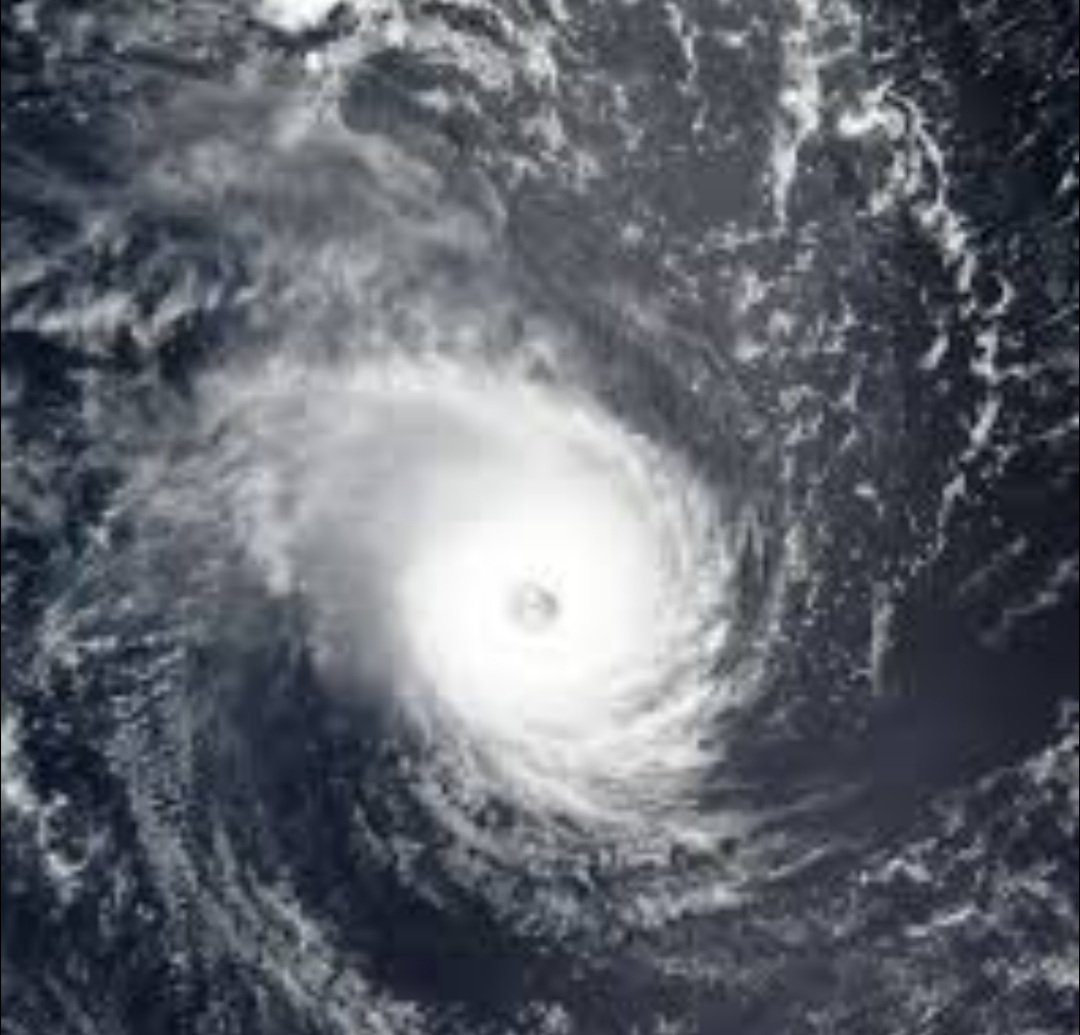 ଭୀଷଣ ବାତ୍ୟା ରୂପନେଇ ସ୍ଥଳଭାଗ ମୁହାଁଇବ ‘ମନ୍ଥା’, ମଙ୍ଗଳବାର ସାଢ଼େ ୪ରୁ ରାତି ୧୧ ମଧ୍ୟରେ ଛୁଇଁବ ସ୍ଥଳଭାଗ 