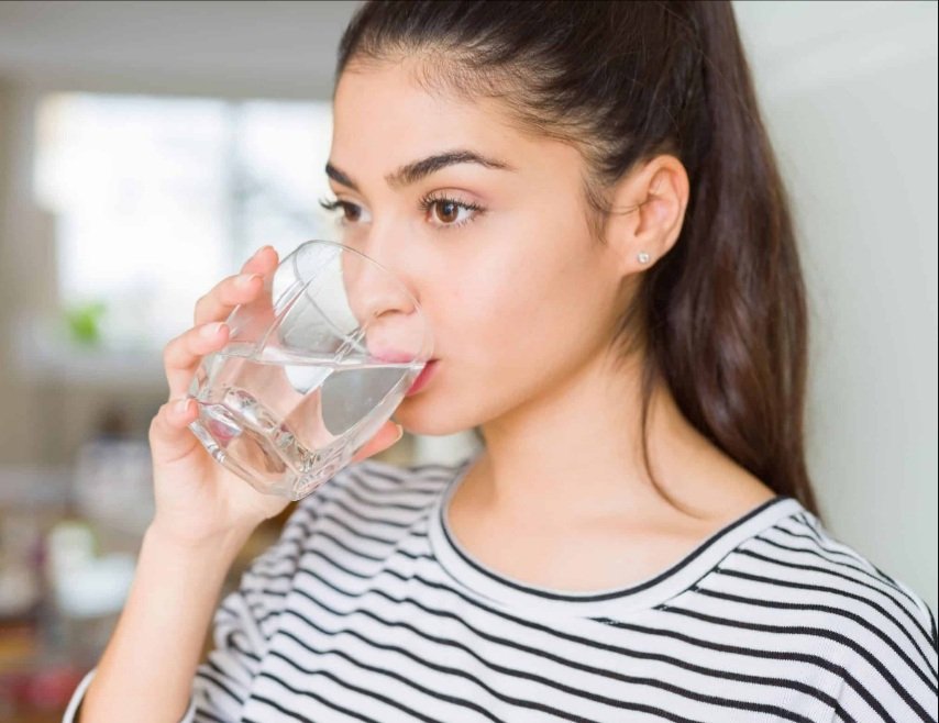 ରାତିରେ ଶୋଇବା ପୂର୍ବରୁ ପିଅନ୍ତୁ ଉଷୁମ ପାଣି 