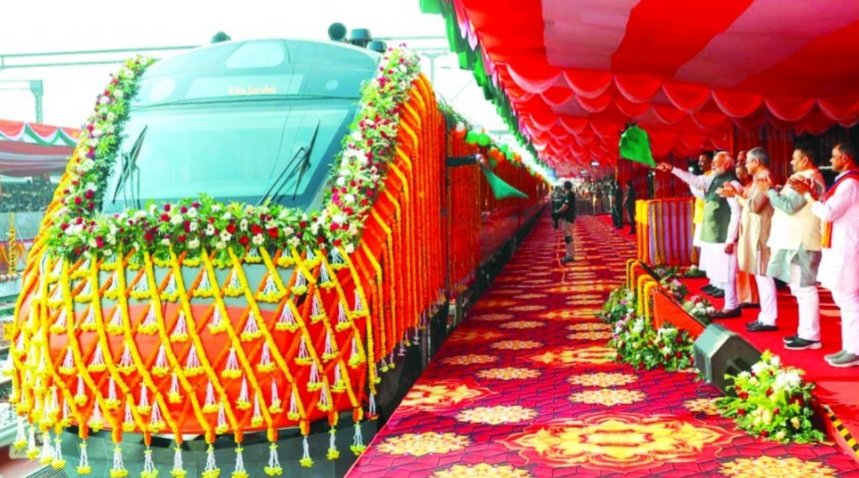 ୪ଟି ବନ୍ଦେ ଭାରତ ଏକ୍ସପ୍ରେସ ଟ୍ରେନ୍‌ ଚଳାଚଳର ଶୁଭାରମ୍ଭ କଲେ ମୋଦୀ 