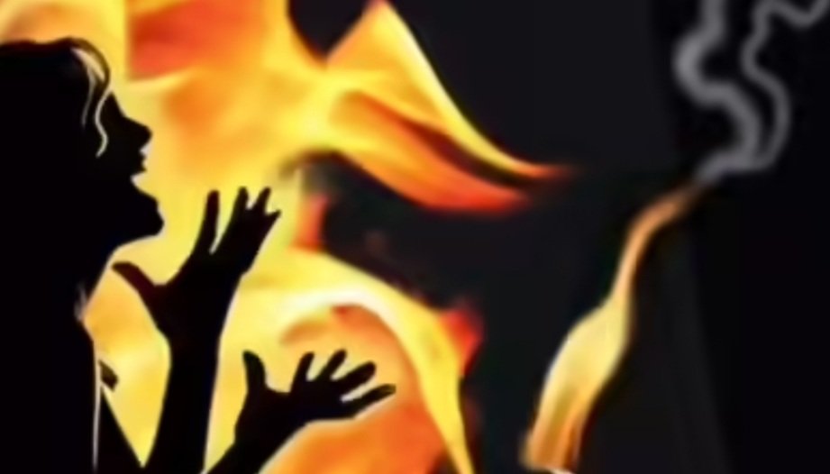 ମଦ ପିଇବାକୁ ଟଙ୍କା ଦେଲାନି ମା, ଜନ୍ମକଲା ମାଆକୁ ଜାଳିଦେଲା ପୁଅ 