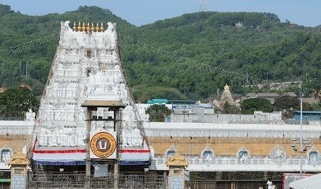 ତିରୁପତି ମନ୍ଦିରରେ ଲଡୁ ପରେ ଶାଲ୍ ଦୁର୍ନୀତି : ରେଶମ କହି ପଲିଷ୍ଟର ଦେଉଥିଲେ