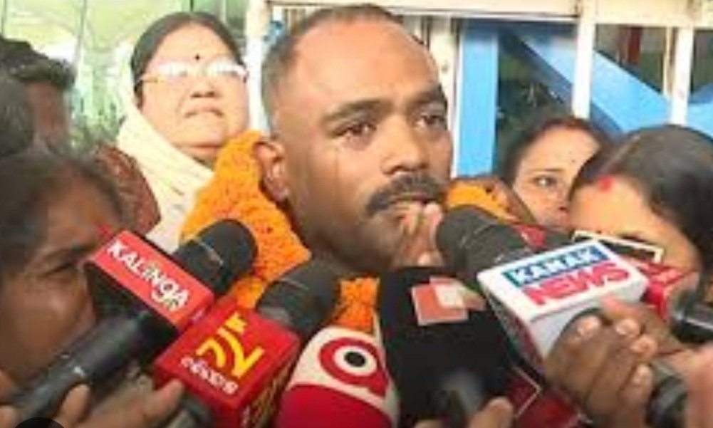 ସୁଦାନରେ ନିଖୋଜ ଥିବା ଓଡିଆ ଯୁବକ ଆଦର୍ଶ କୁମାର ଫେରିଲେ 