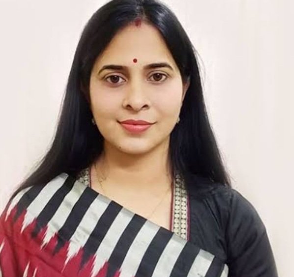 କାହାର ହେବ ସବୁଜ ମୁକୁଟ କହି ବିଜେଡିକୁ କଟାକ୍ଷ କଲେ ଶ୍ରୀମୟୀ 