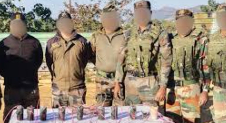 ଆତ୍ମସମର୍ପଣ କଲେ ୪୦ ନକ୍ସଲ