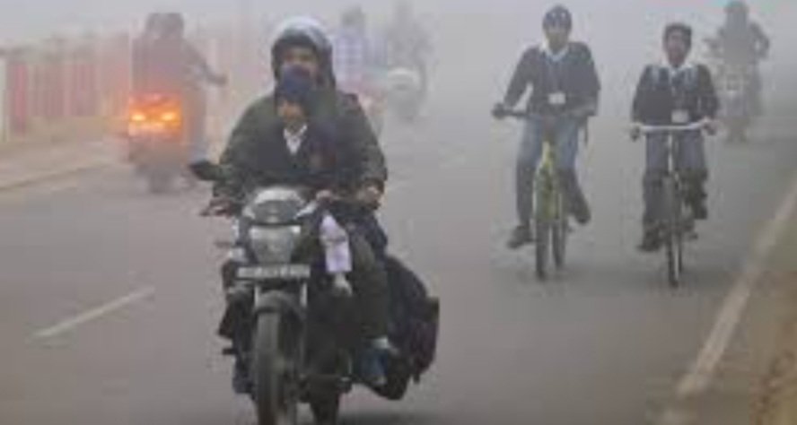 ଦିଲ୍ଲୀରେ ପୁଣି ବଢିଲା ପ୍ରଦୂଷଣ: ଦିଲ୍ଲୀର ଏକ୍ୟୁଆଇ ୪ଟା ସୁଦ୍ଧା ୪୦୦ ରେକର୍ଡ 