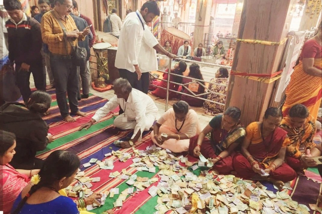 ମା’ ମଝିଘରିଆଣିଙ୍କ ହୁଣ୍ଡି ଖୋଲିଲା 