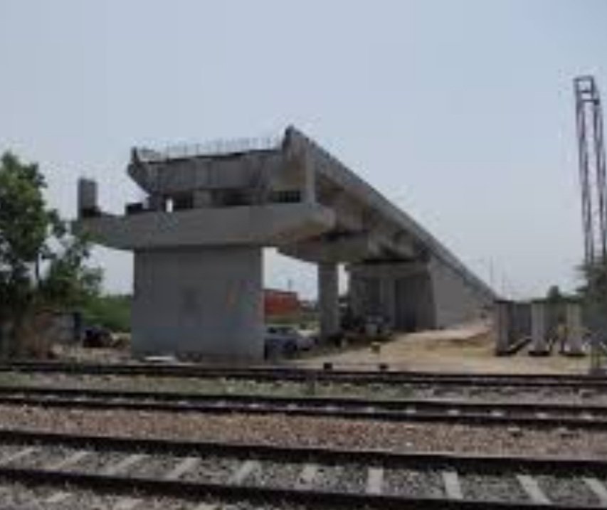 ରେଲୱେ ଓଭର ବ୍ରିଜ୍ ନିର୍ମାଣ ନେଇ ସମୀକ୍ଷା ବୈଠକ 